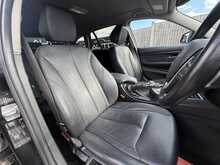 BMW 3 Series 320d Luxury - U1084