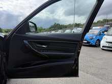 BMW 3 Series 320d Luxury - U1084