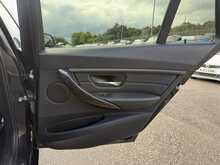 BMW 3 Series 320d Luxury - U1084