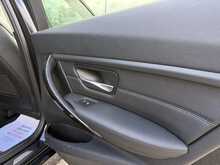 BMW 3 Series 320d Luxury - U1084