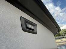 BMW 3 Series 320d Luxury - U1084