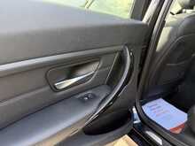 BMW 3 Series 320d Luxury - U1084