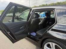 BMW 3 Series 320d Luxury - U1084