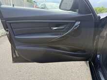 BMW 3 Series 320d Luxury - U1084
