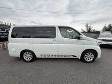 Nissan Elgrand  - U1089