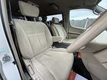 Nissan Elgrand  - U1089