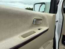 Nissan Elgrand  - U1089