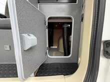 Nissan Elgrand  - U1089