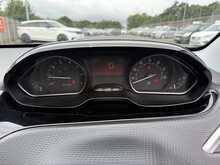 Peugeot 2008 PureTech Active - U1098