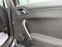 Peugeot 2008 PureTech Active - U1098