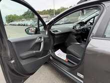 Peugeot 2008 PureTech Active - U1098