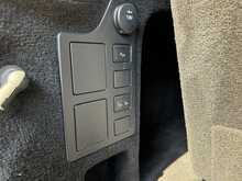 Land Rover Discovery SD4 SE - U1099