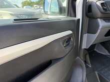 Vauxhall Vivaro Turbo D 3100 Sportive - U1121