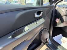 Renault Clio dCi Signature Nav - U1125