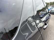 Land Rover Discovery Sport TD4 HSE Black - U1130
