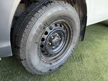 Toyota Hilux 2.4 D-4D Active Pickup Double Cab 4dr Diesel Manual 4WD Euro 6 (s/s) (150 ps) - U576