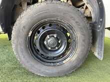 Toyota Hilux 2.4 D-4D Active Pickup Double Cab 4dr Diesel Manual 4WD Euro 6 (s/s) (150 ps) - U576