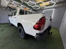 Toyota Hilux 2.4 D-4D Active Pickup Double Cab 4dr Diesel Manual 4WD Euro 6 (s/s) (150 ps) - U576