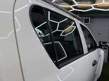 Toyota Hilux 2.4 D-4D Active Pickup Double Cab 4dr Diesel Manual 4WD Euro 6 (s/s) (150 ps) - U576