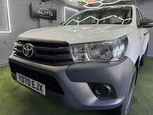 Toyota Hilux 2.4 D-4D Active Pickup Double Cab 4dr Diesel Manual 4WD Euro 6 (s/s) (150 ps) - U576