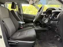 Toyota Hilux 2.4 D-4D Active Pickup Double Cab 4dr Diesel Manual 4WD Euro 6 (s/s) (150 ps) - U576