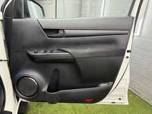 Toyota Hilux 2.4 D-4D Active Pickup Double Cab 4dr Diesel Manual 4WD Euro 6 (s/s) (150 ps) - U576