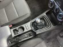 Toyota Hilux 2.4 D-4D Active Pickup Double Cab 4dr Diesel Manual 4WD Euro 6 (s/s) (150 ps) - U576