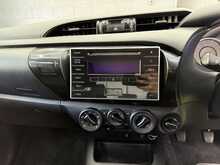 Toyota Hilux 2.4 D-4D Active Pickup Double Cab 4dr Diesel Manual 4WD Euro 6 (s/s) (150 ps) - U576