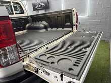 Toyota Hilux 2.4 D-4D Active Pickup Double Cab 4dr Diesel Manual 4WD Euro 6 (s/s) (150 ps) - U576
