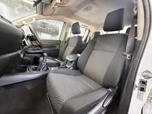 Toyota Hilux 2.4 D-4D Active Pickup Double Cab 4dr Diesel Manual 4WD Euro 6 (s/s) (150 ps) - U576