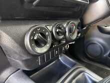 Toyota Hilux 2.4 D-4D Active Pickup Double Cab 4dr Diesel Manual 4WD Euro 6 (s/s) (150 ps) - U576