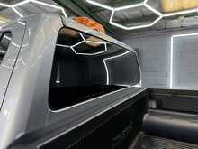 Toyota Hilux 2.4 D-4D Invincible Pickup Double Cab 4dr Diesel Auto 4WD Euro 6 (s/s) (TSS) (150 ps) - U577