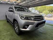 Toyota Hilux 2.4 D-4D Invincible Pickup Double Cab 4dr Diesel Auto 4WD Euro 6 (s/s) (TSS) (150 ps) - U577