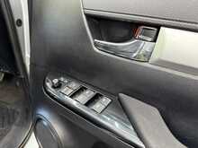 Toyota Hilux 2.4 D-4D Invincible Pickup Double Cab 4dr Diesel Auto 4WD Euro 6 (s/s) (TSS) (150 ps) - U577