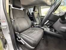 Toyota Hilux 2.4 D-4D Invincible Pickup Double Cab 4dr Diesel Auto 4WD Euro 6 (s/s) (TSS) (150 ps) - U577