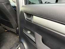 Toyota Hilux 2.4 D-4D Invincible Pickup Double Cab 4dr Diesel Auto 4WD Euro 6 (s/s) (TSS) (150 ps) - U577