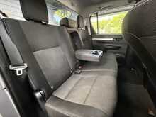 Toyota Hilux 2.4 D-4D Invincible Pickup Double Cab 4dr Diesel Auto 4WD Euro 6 (s/s) (TSS) (150 ps) - U577