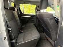 Toyota Hilux 2.4 D-4D Invincible Pickup Double Cab 4dr Diesel Auto 4WD Euro 6 (s/s) (TSS) (150 ps) - U577