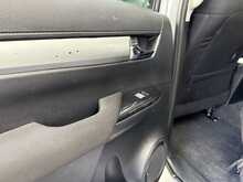 Toyota Hilux 2.4 D-4D Invincible Pickup Double Cab 4dr Diesel Auto 4WD Euro 6 (s/s) (TSS) (150 ps) - U577