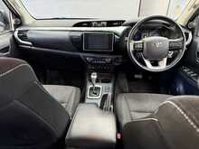 Toyota Hilux 2.4 D-4D Invincible Pickup Double Cab 4dr Diesel Auto 4WD Euro 6 (s/s) (TSS) (150 ps) - U577