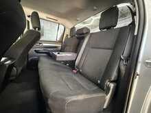 Toyota Hilux 2.4 D-4D Invincible Pickup Double Cab 4dr Diesel Auto 4WD Euro 6 (s/s) (TSS) (150 ps) - U577