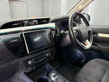 Toyota Hilux 2.4 D-4D Invincible Pickup Double Cab 4dr Diesel Auto 4WD Euro 6 (s/s) (TSS) (150 ps) - U577