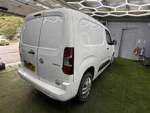 Vauxhall Combo 1.6 Turbo D 2300 Sportive Panel Van 4dr Diesel Manual L1 H1 Euro 6 (s/s) (100 ps) - U610
