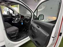 Vauxhall Combo 1.6 Turbo D 2300 Sportive Panel Van 4dr Diesel Manual L1 H1 Euro 6 (s/s) (100 ps) - U610