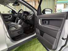 Land Rover Discovery Sport 2.0 TD4 HSE Black SUV 5dr Diesel Auto 4WD Euro 6 (s/s) (180 ps) - U726