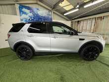 Land Rover Discovery Sport 2.0 TD4 HSE Black SUV 5dr Diesel Auto 4WD Euro 6 (s/s) (180 ps) - U726