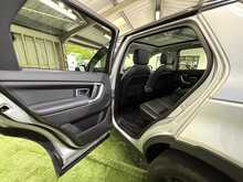 Land Rover Discovery Sport 2.0 TD4 HSE Black SUV 5dr Diesel Auto 4WD Euro 6 (s/s) (180 ps) - U726