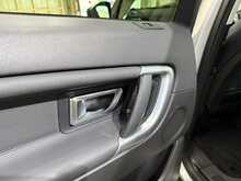 Land Rover Discovery Sport 2.0 TD4 HSE Black SUV 5dr Diesel Auto 4WD Euro 6 (s/s) (180 ps) - U726