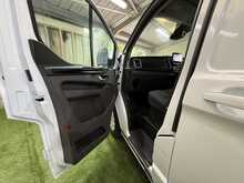 Ford Transit Custom 2.0 300 EcoBlue Limited Panel Van 5dr Diesel Manual L2 H1 Euro 6 (s/s) (130 ps) - U727