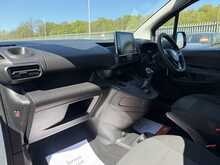 Vauxhall Combo 1.6 Turbo D 2300 Sportive Panel Van 4dr Diesel Manual L1 H1 Euro 6 (s/s) (100 ps) - U731